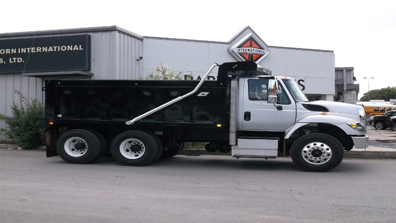 Tips for Better and Safer Truck Driving
