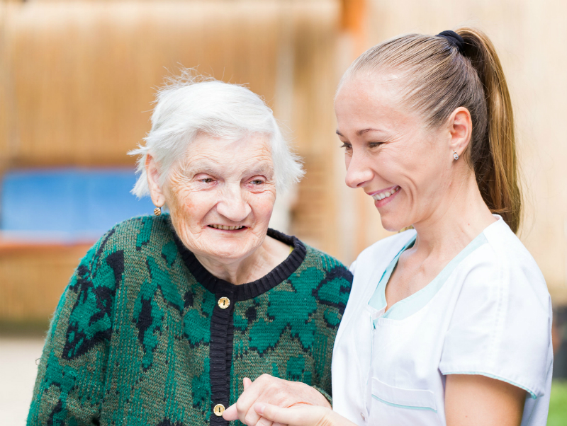 The Advantages of Using Home Health Care Services for Loved Ones