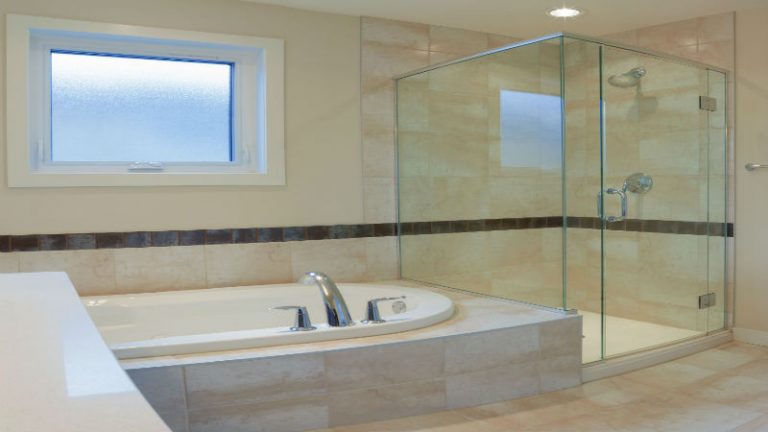 Four Things to Consider When Choosing Frameless Shower Doors in Chicago