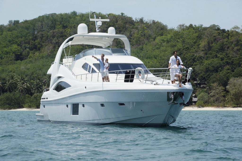 Benefits of Working with Professional Yacht Brokers