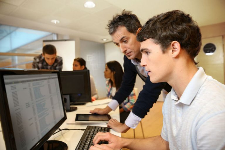 Why Your Florida Dealership Needs to Make Use of Modern Technology