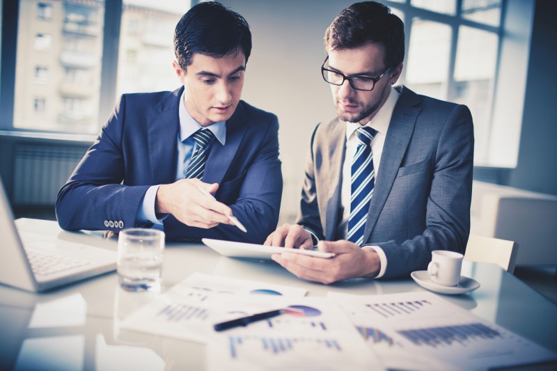 Tips From Debt Consultants To Raise Your Credit Score
