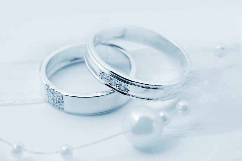 Learning The Difference Between Engagement Rings And Wedding Rings