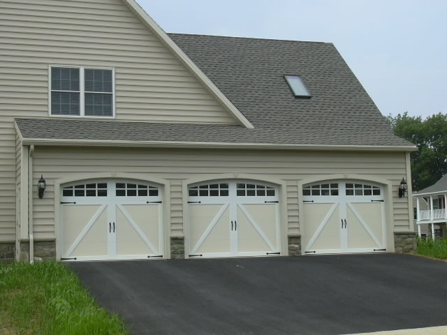 Why a New Garage Door Installation Company in Murphy, TX Simplifies Home Security Solutions