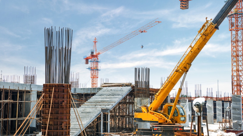 Three Reasons Why You Should Consider Using a Crane Rental in Port St Lucie