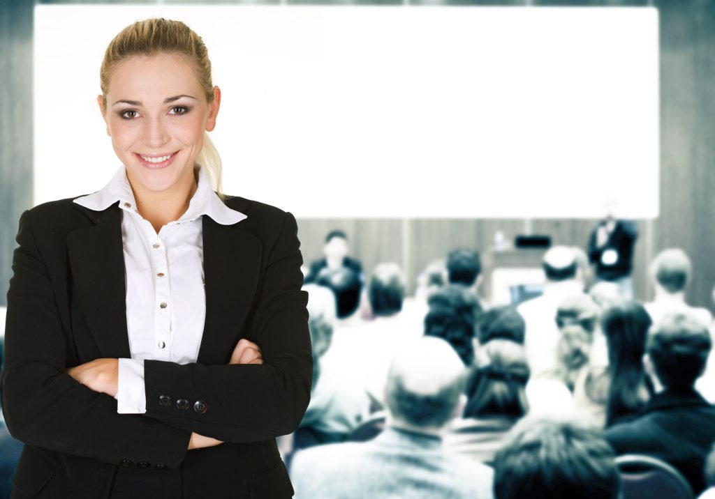 Professional Keynote Speakers: Bridging the Gap Between Information and Engagement
