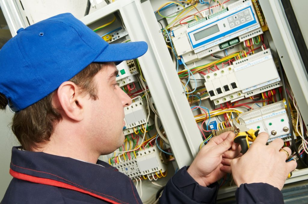 When Should You Call a Commercial Electrician in Murrieta, CA