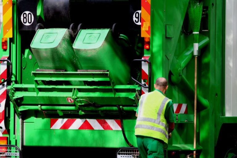 Simplify Cleanup Projects with a Roll Off Dumpster Fort Myers, FL Residents Rely On