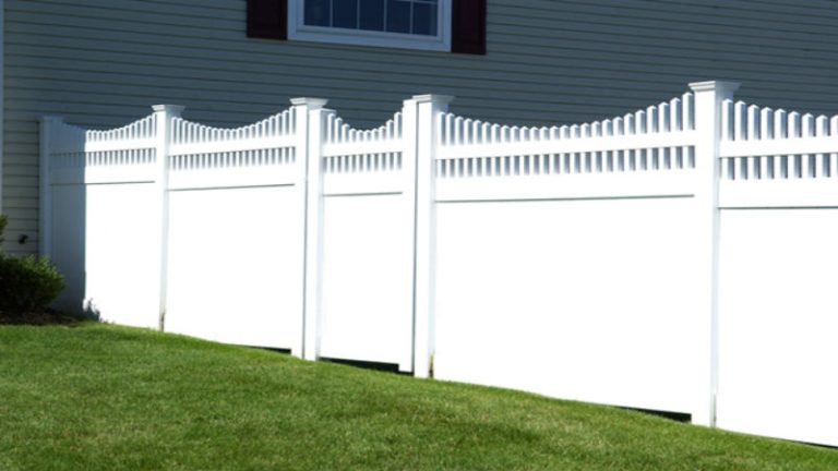 How Wood Fence Installation Farmington, MI Enhances Your Home’s Curb Appeal Instantly