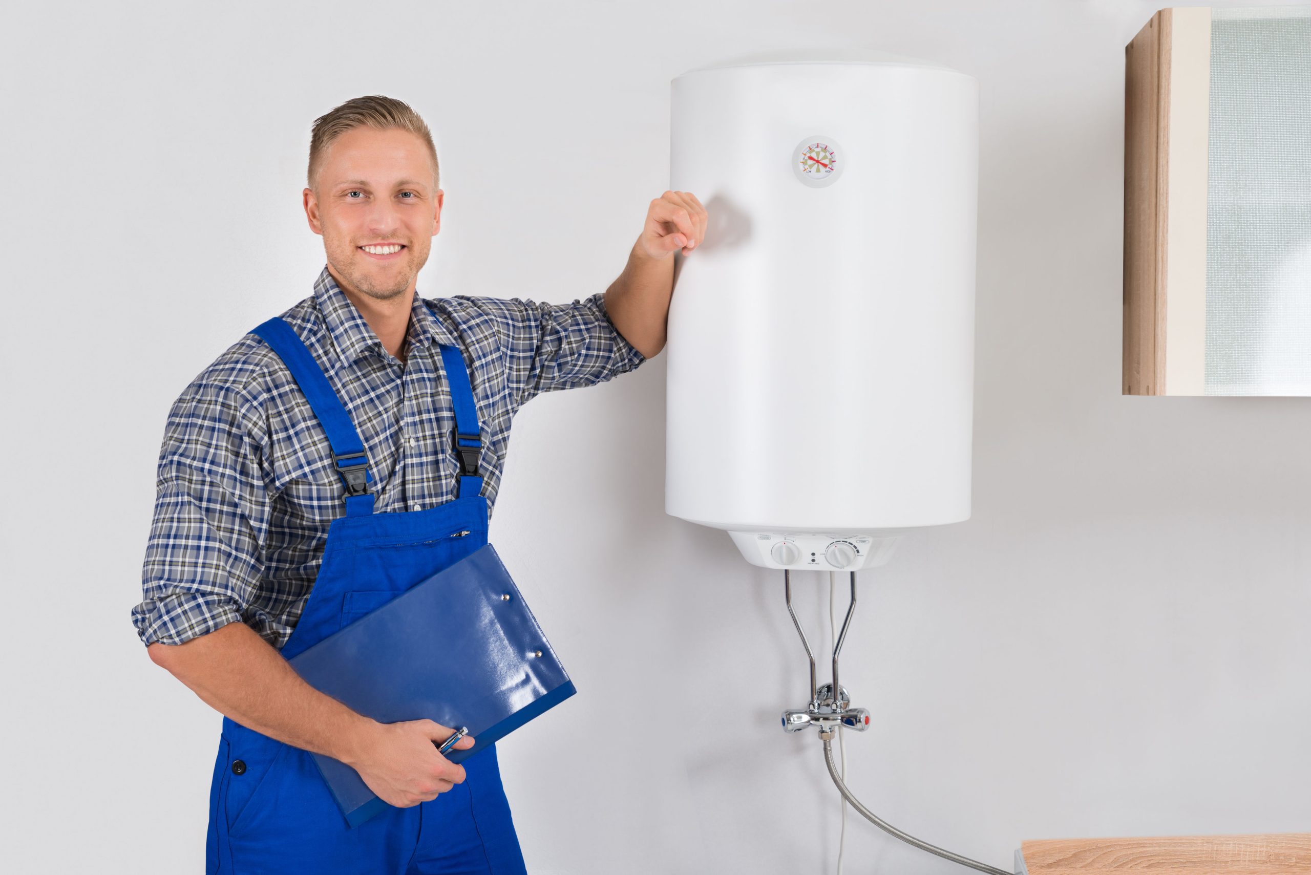 Choosing Between Water Heater Repair or Replacement