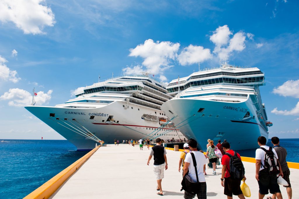 Experience unforgettable vacations with private boat rental Gold Coast adventures for families