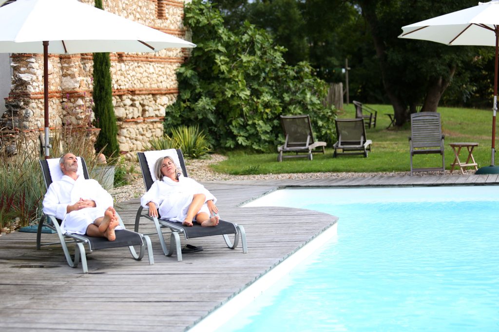 Energy-Efficient Pool Designs: How Goodyear Builders Reduce Water & Power Usage