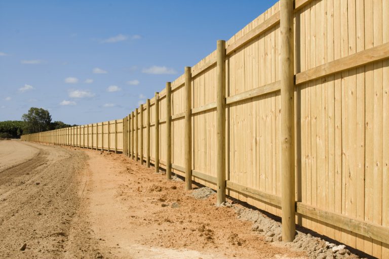 Why Homeowners Trust Fence Contractors Phoenix, AZ for Lasting Property Protection