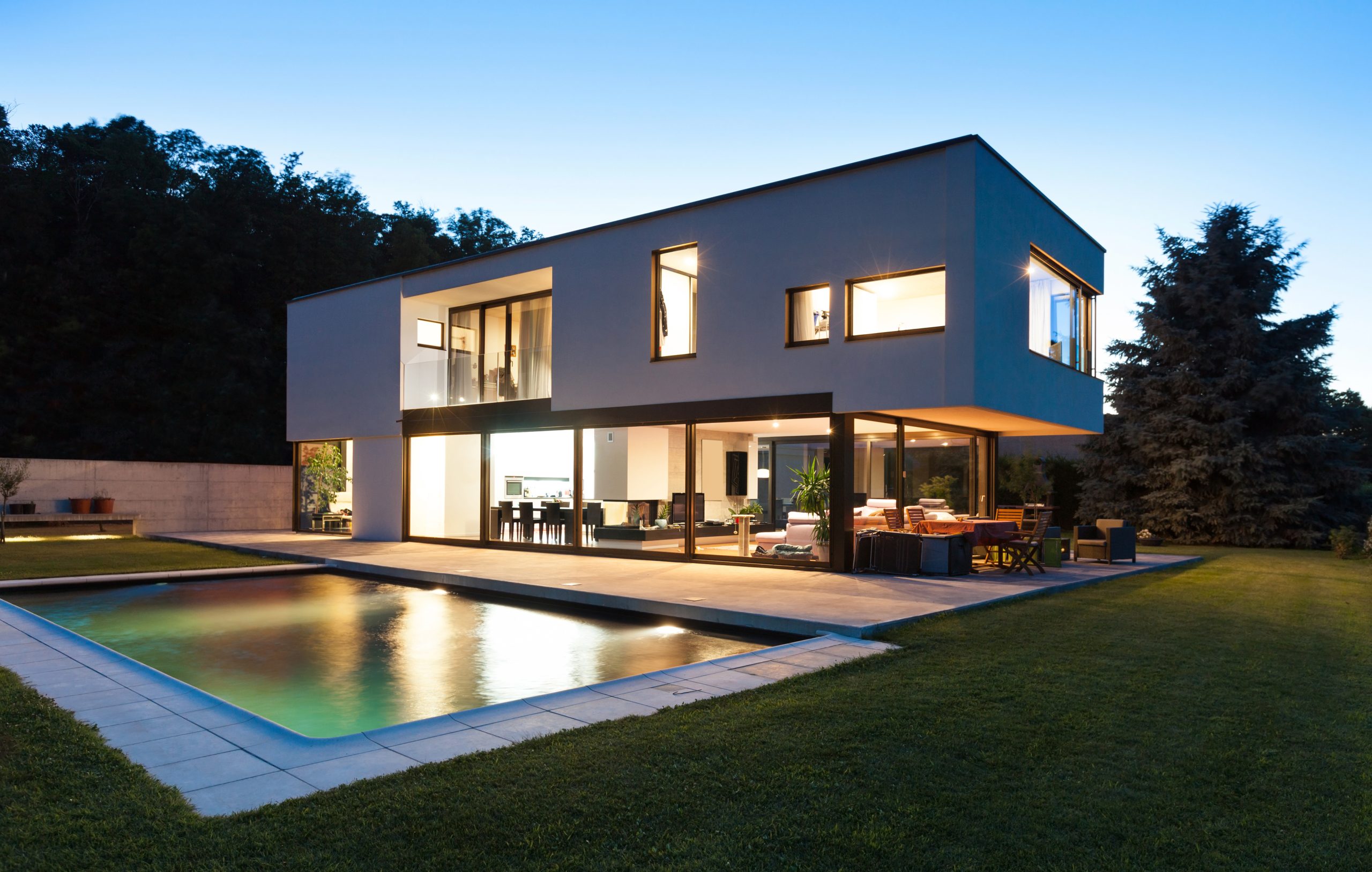 Luxury Apartments with Swimming Pool in Overland Park: Resort-Style Amenities and Upscale Living