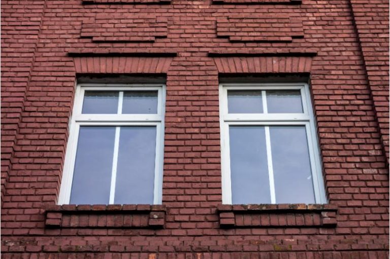 Enhance Comfort and Efficiency with Vinyl Window Replacement Des Moines IA Solutions