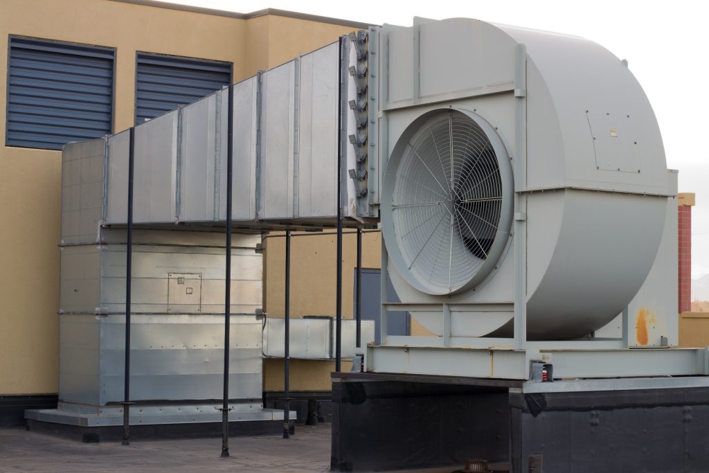 How Industrial Ceiling Fans Support Ventilation and Temperature Balance in Workspaces