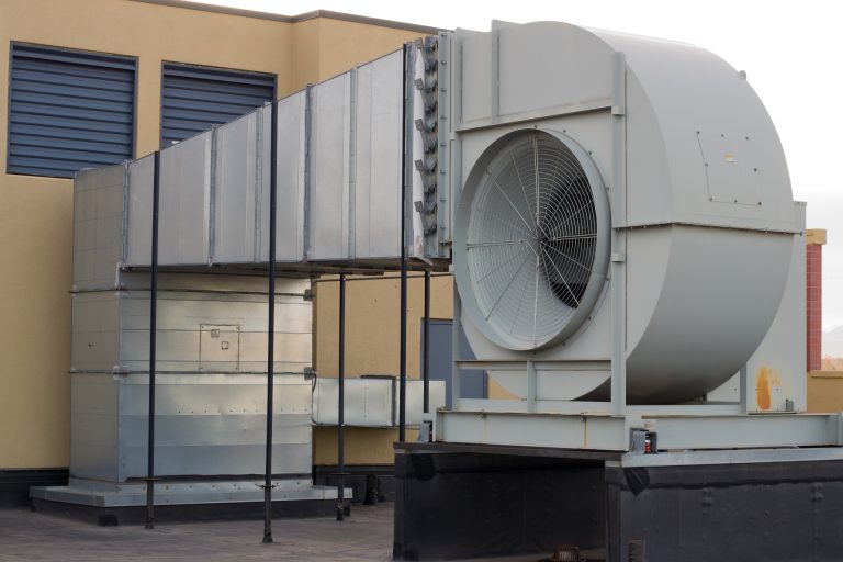 How Industrial Ceiling Fans Support Ventilation and Temperature Balance in Workspaces