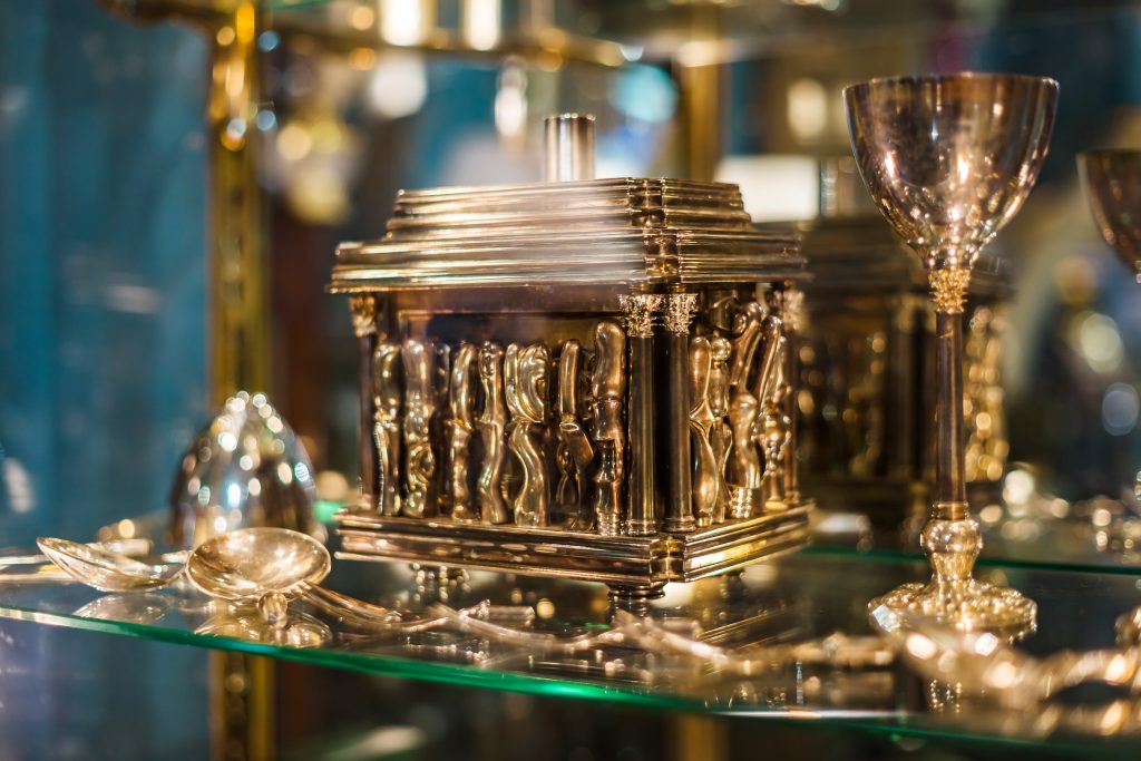 Experience Southern Charm with Antique Home Decor in Nashville, TN. Residents Love