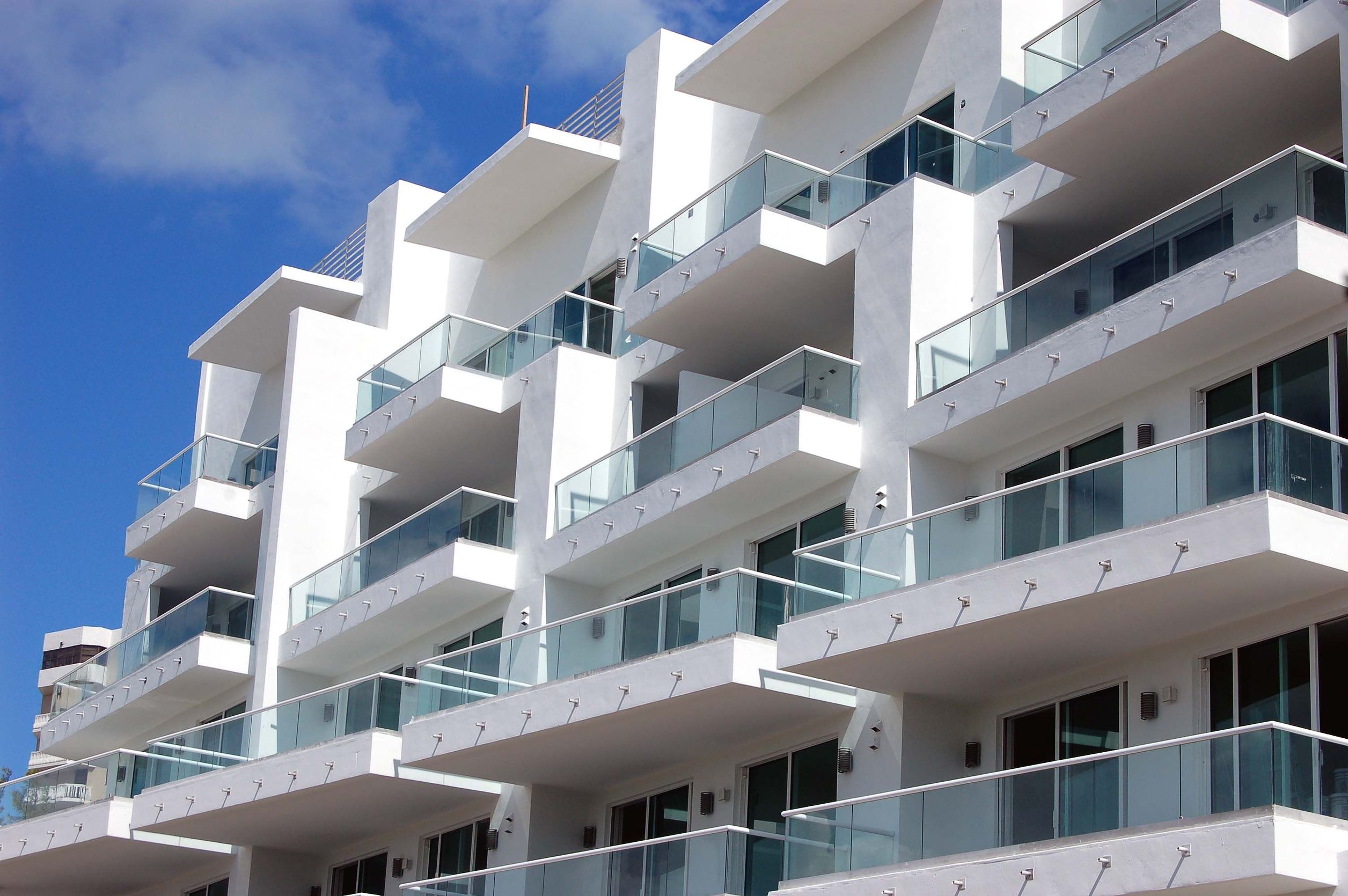 Enjoy Coastal Comforts in Luxury Rental Apartments Panama City FL Locals Recommend