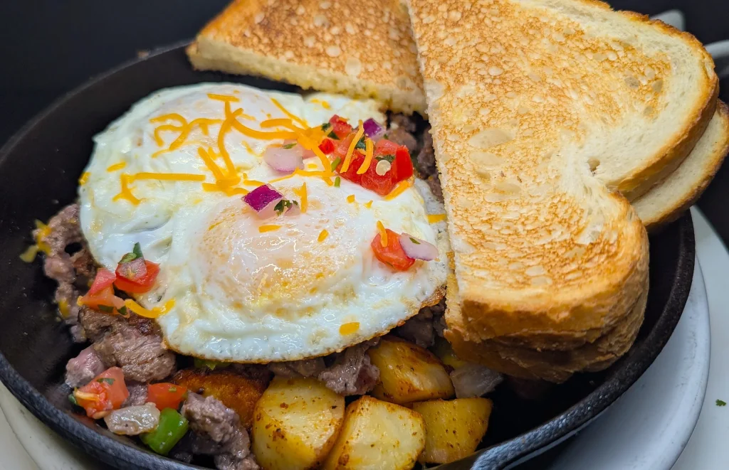 Sandwich, Salad, or Bowl? How to Choose the Right Kind of Lunch