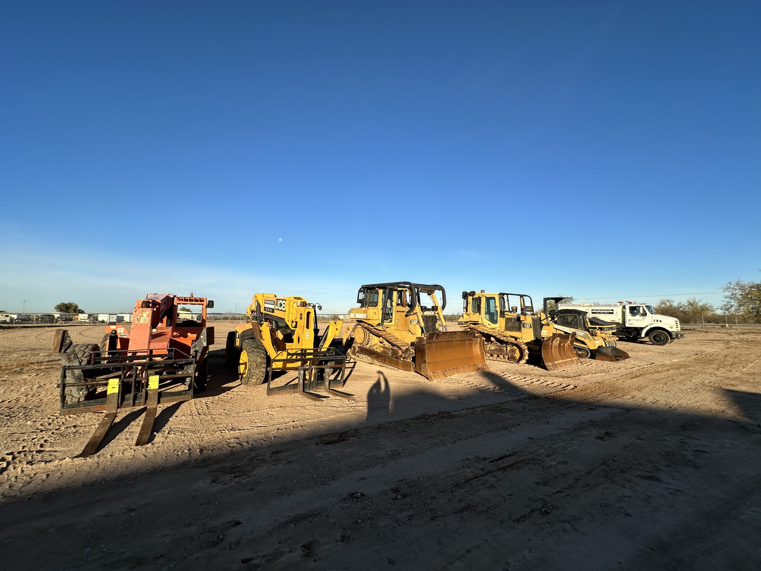 What Should Operators Check Before Calling for Mobile Heavy Equipment Repair?