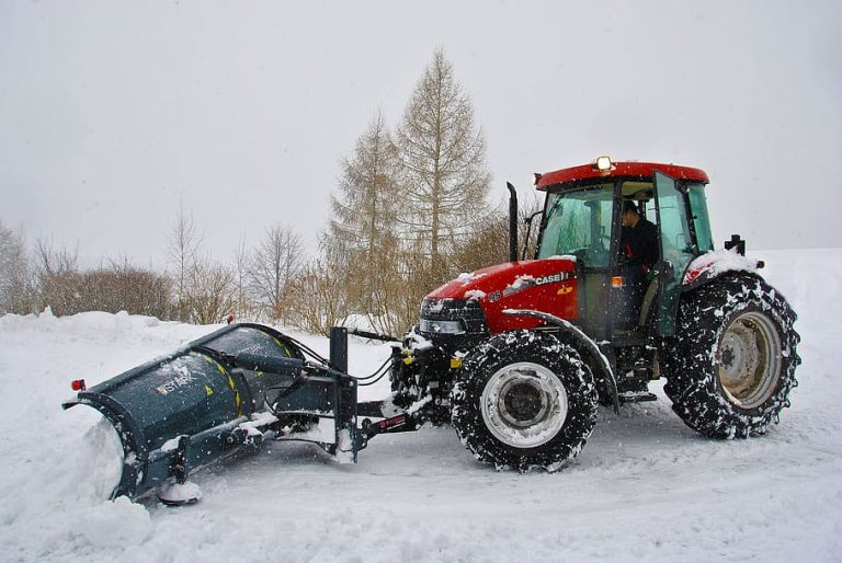 How to Keep Your Property Safe With Snow And Ice Removal Services Residents Trust